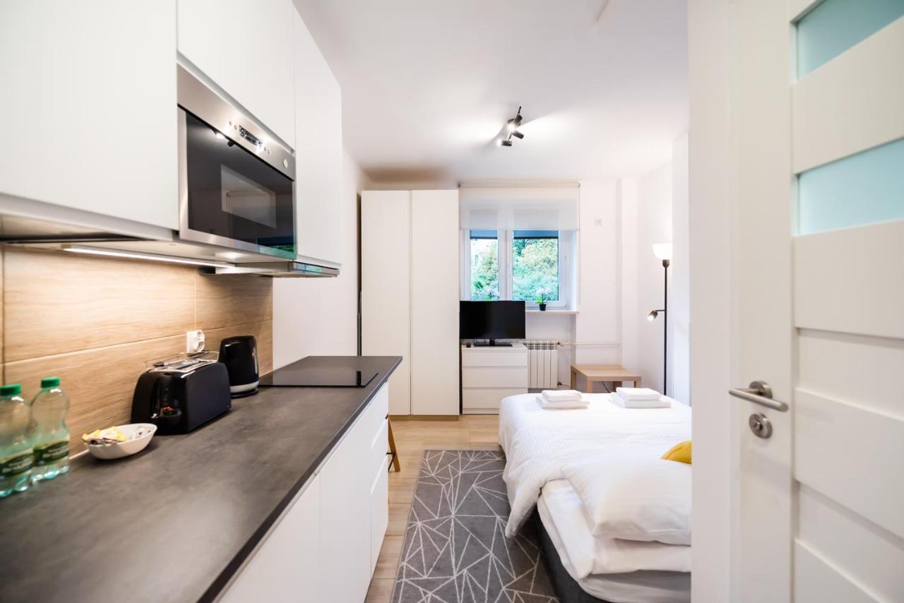Metro Raclawicka Happy Studio Apartment *